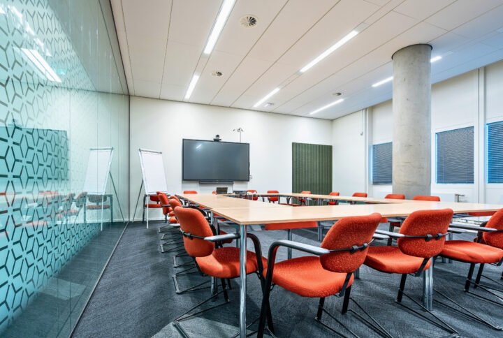 How Industrial Lights Transform Manufacturing Plants for Safety and Efficiency